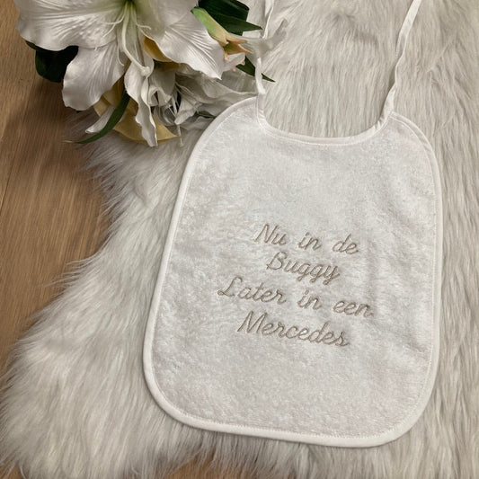 Slab Nu in de buggy later in de mercedes