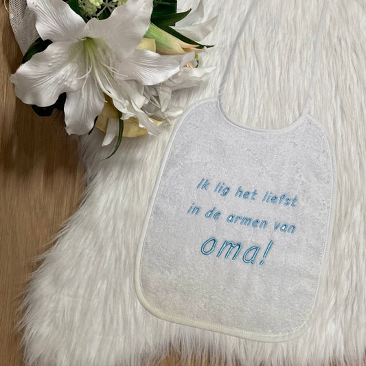 Slab Ik lig het liefst in de armen van oma!