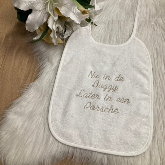 Slab Nu in de buggy later in de Porsche