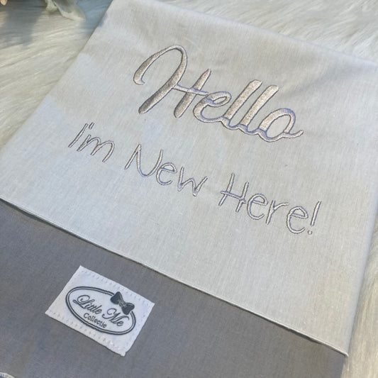 Laken "Hello I'm new here!" Classic love grijs