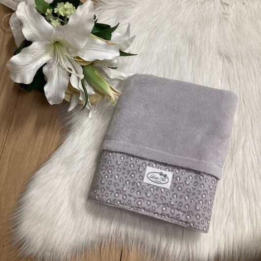 Winterdeken Blush Panter grijs