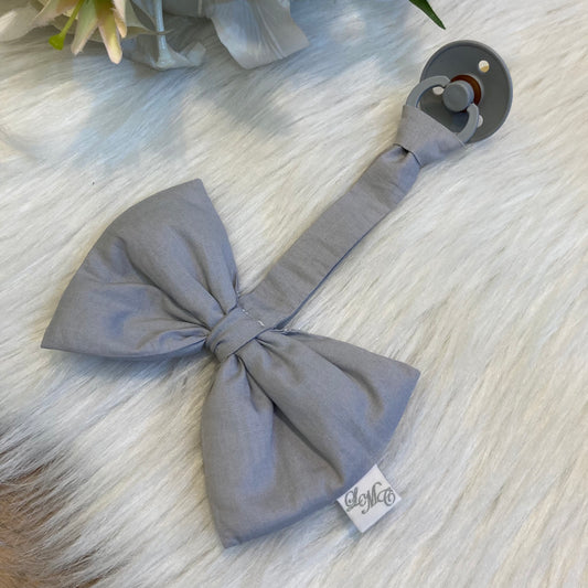 Speenstrikje Classic love lichtgrijs