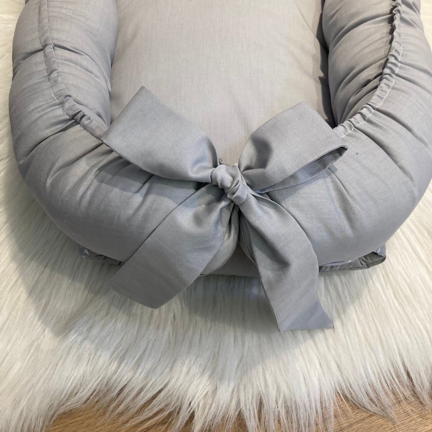 Babynestje Classic love grijs