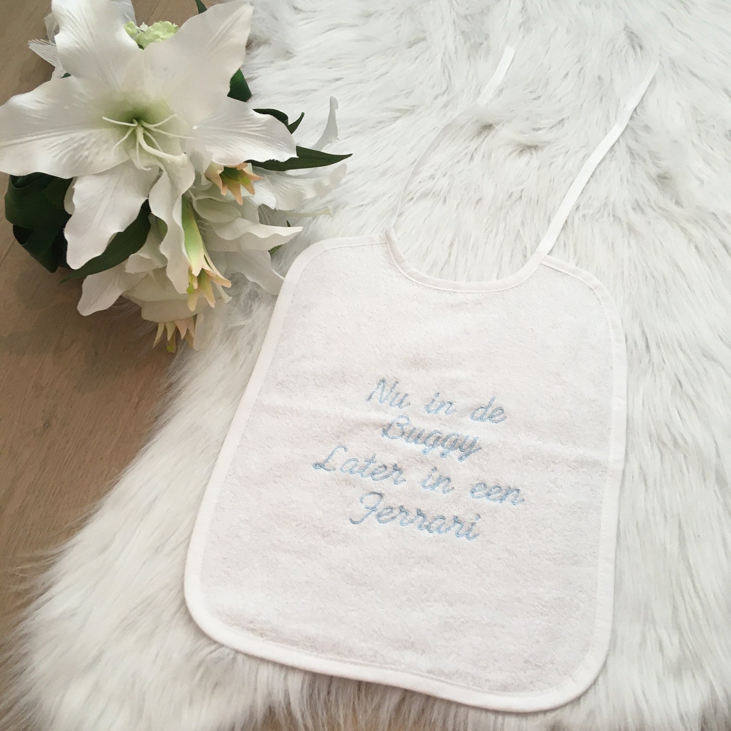 Slab Nu in de buggy later in de ferrari