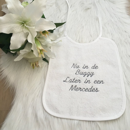 Slab Nu in de buggy later in de mercedes