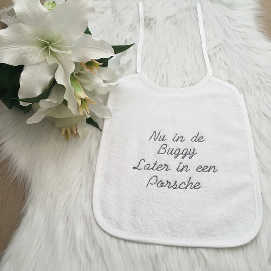 Slab Nu in de buggy later in de Porsche