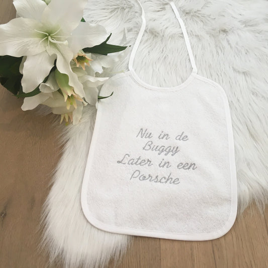 Slab Nu in de buggy later in de Porsche